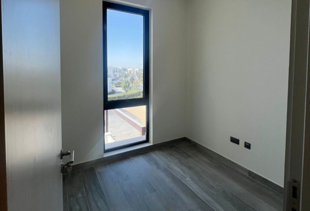 5 bedroom villa for sale Noya Luma Yas Island Abu Dhabi with garden and strong ROI