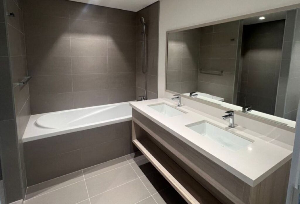 5 bedroom villa for sale Noya Luma Yas Island Abu Dhabi with garden and strong ROI