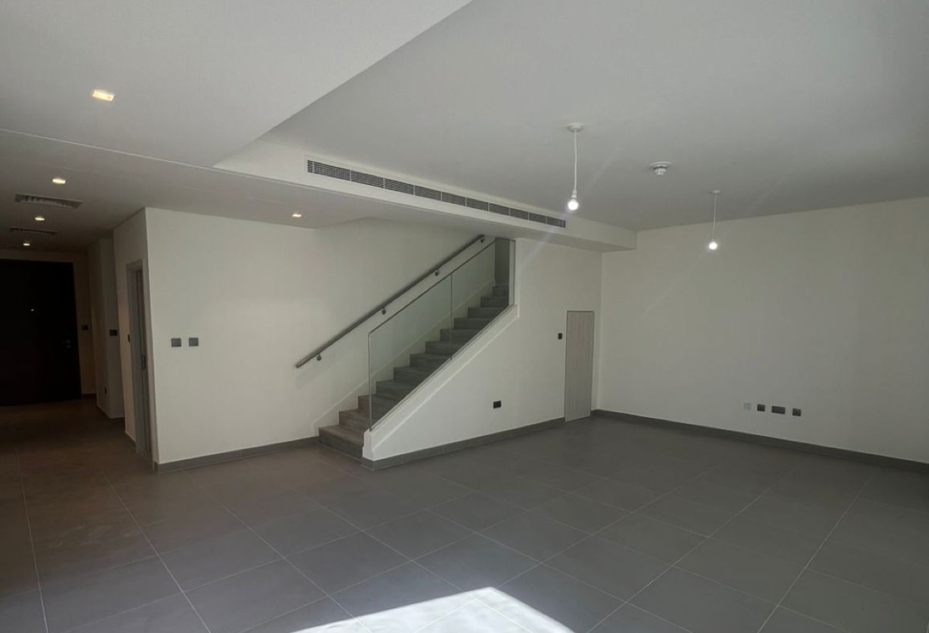 5 bedroom villa for sale Noya Luma Yas Island Abu Dhabi with garden and strong ROI