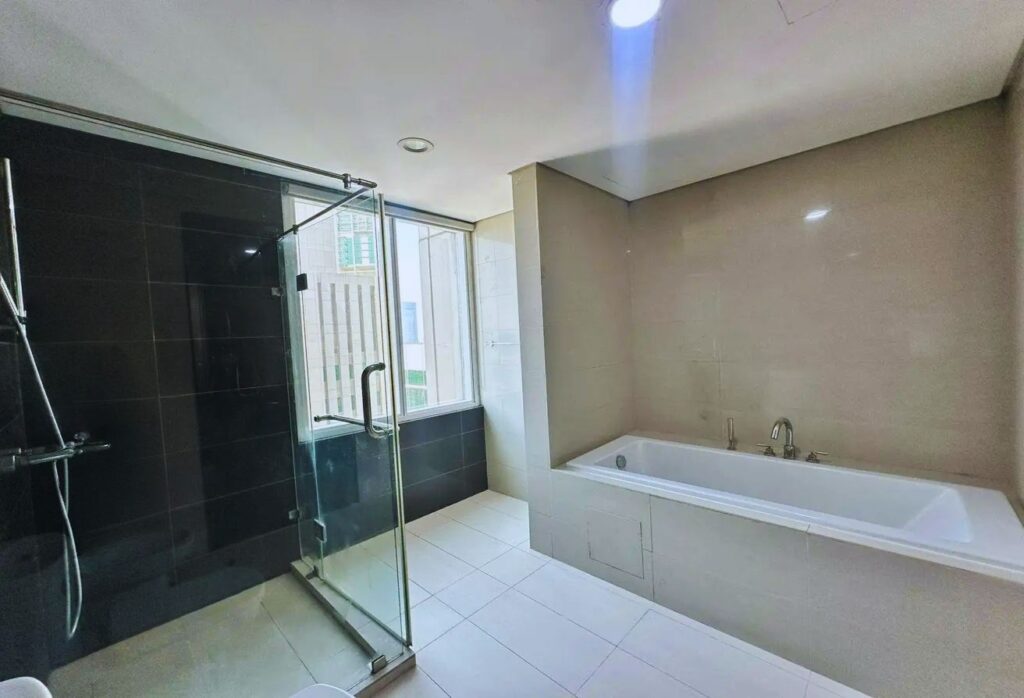 4 bedroom high floor apartment Al Durrah Tower Marina Square Al Reem Island Abu Dhabi