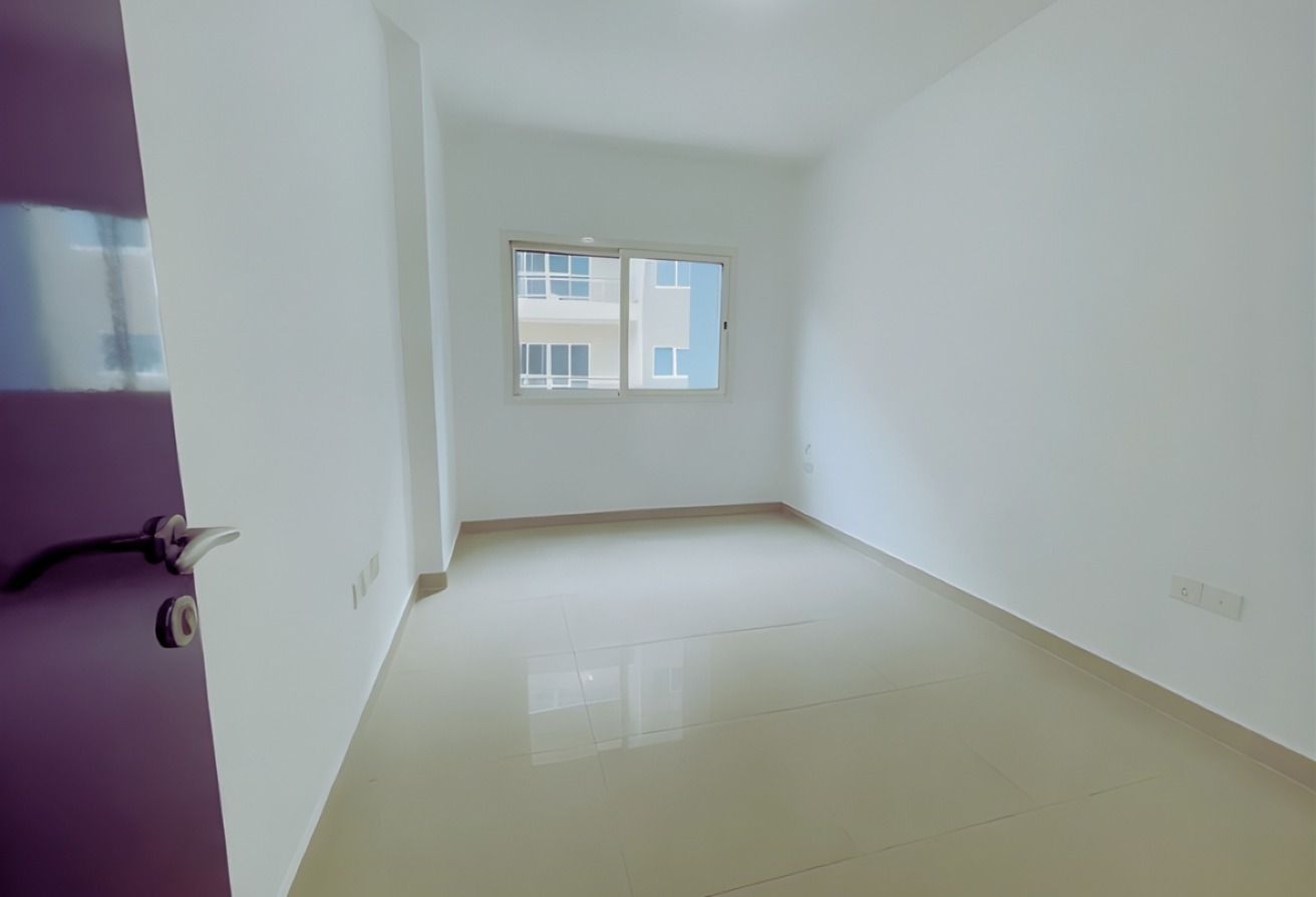 3-bedroom apartment for sale in Tower 21, Al Reef Downtown Abu Dhabi – family home with terrace and maid’s room