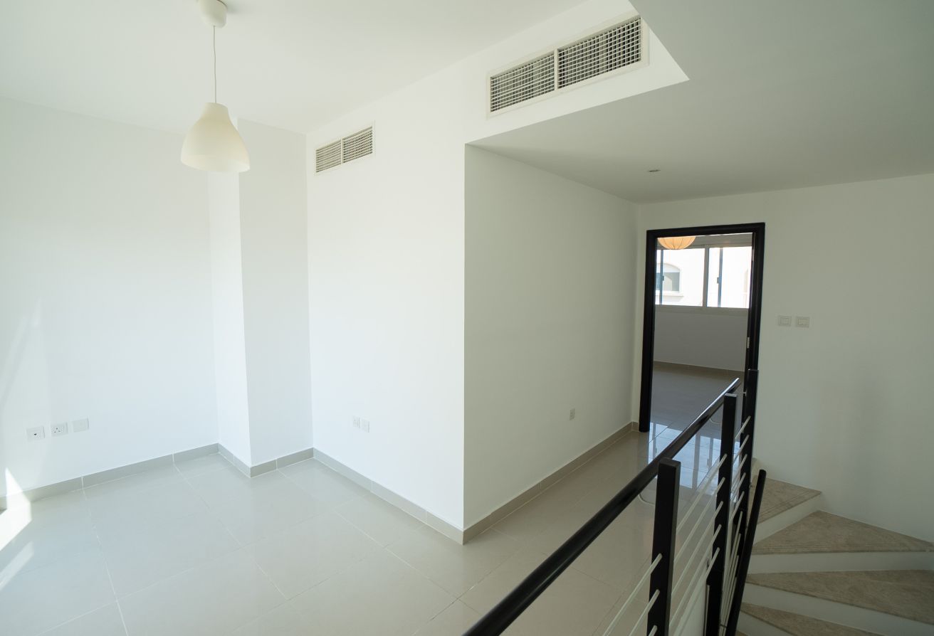 3-bedroom Mediterranean Style villa for sale in Al Reef Villas Abu Dhabi – family home with private garden and terrace