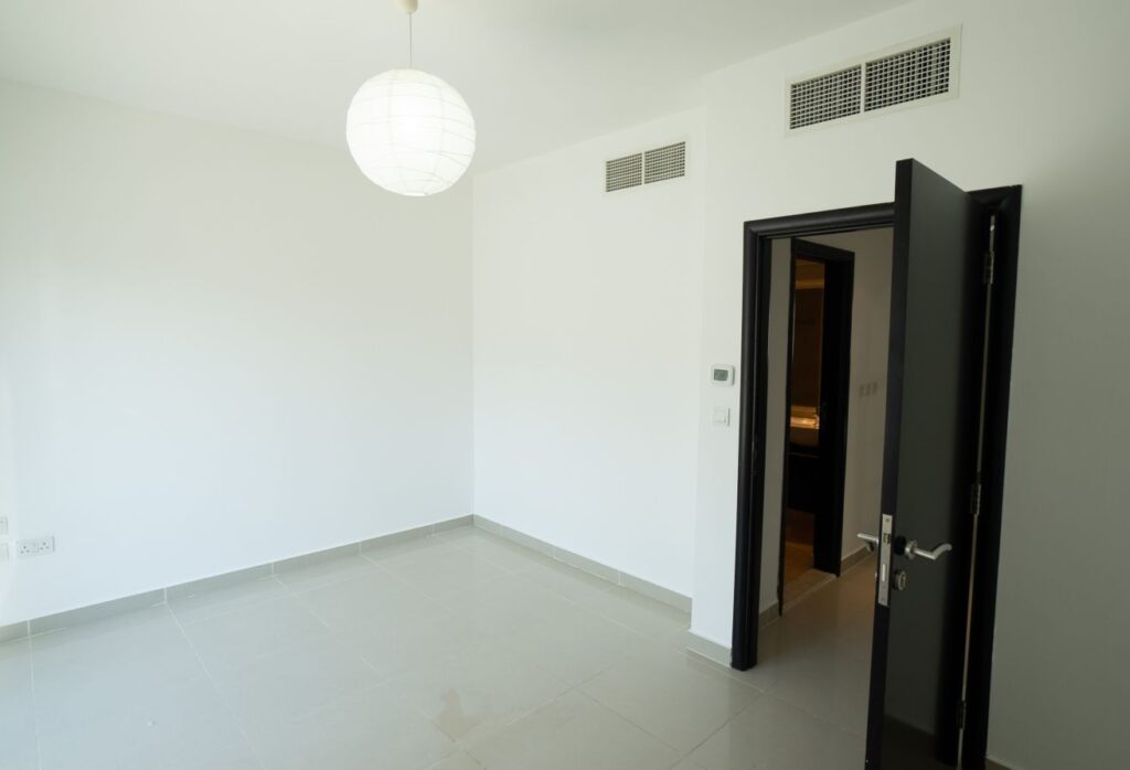 3-bedroom Mediterranean Style villa for sale in Al Reef Villas Abu Dhabi – family home with private garden and terrace