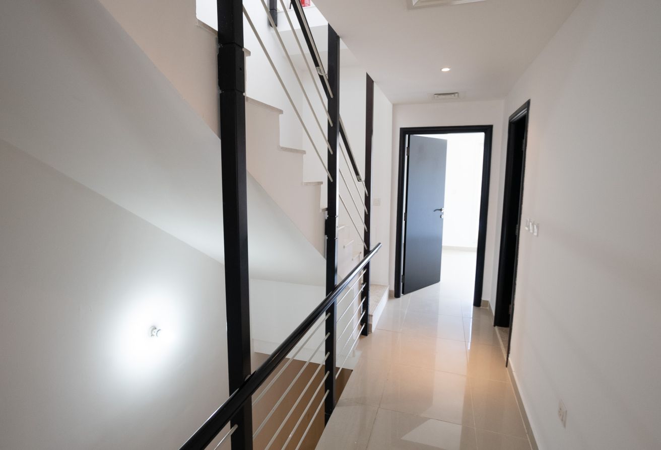 3-bedroom Mediterranean Style villa for sale in Al Reef Villas Abu Dhabi – family home with private garden and terrace