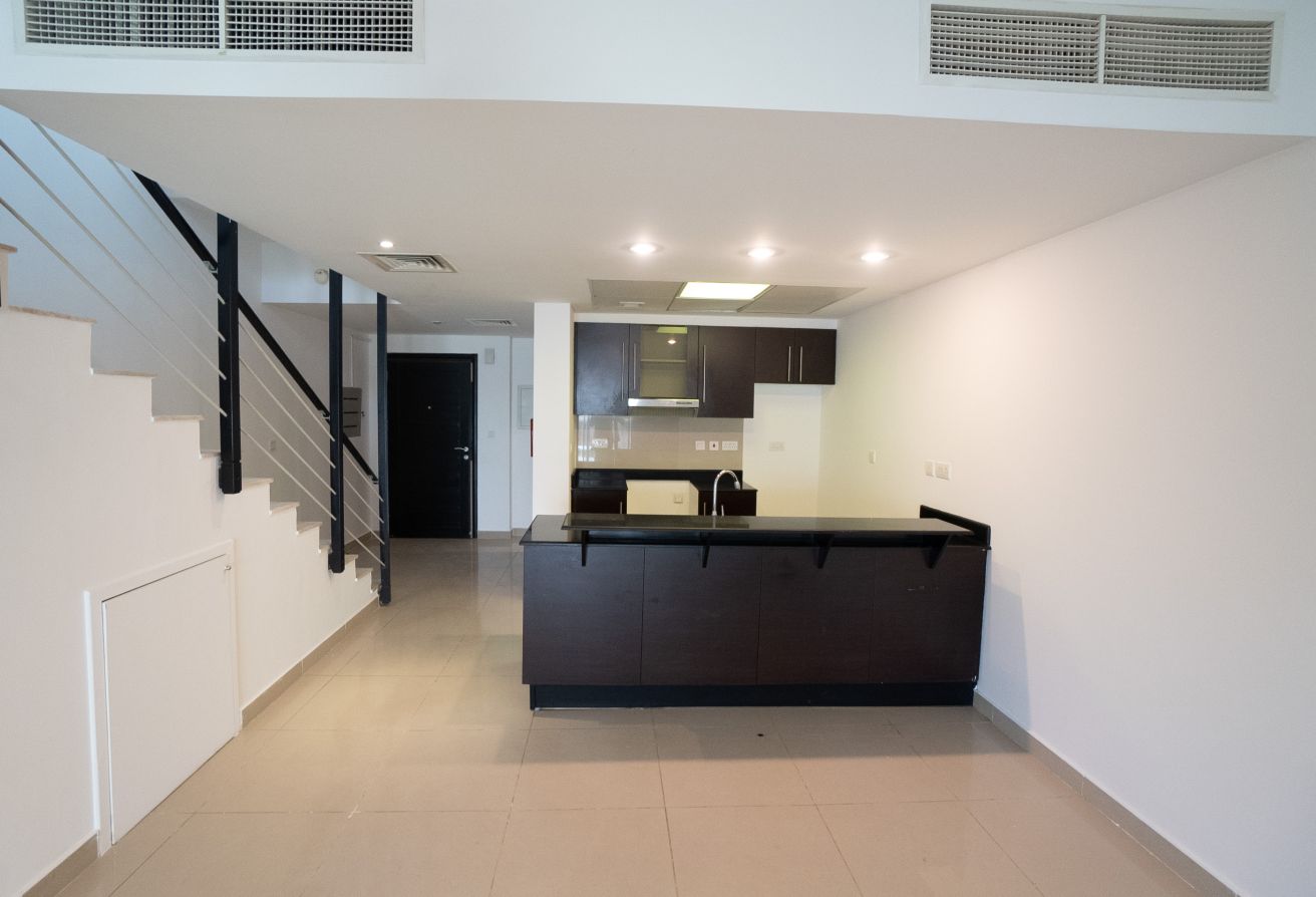 3-bedroom Mediterranean Style villa for sale in Al Reef Villas Abu Dhabi – family home with private garden and terrace