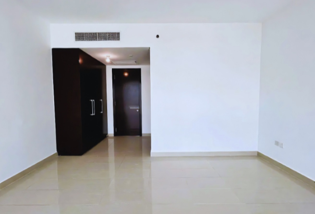 3-bedroom apartment for sale in Al Durrah Tower Marina Square Al Reem Island Abu Dhabi – luxury waterfront home with panoramic marina view