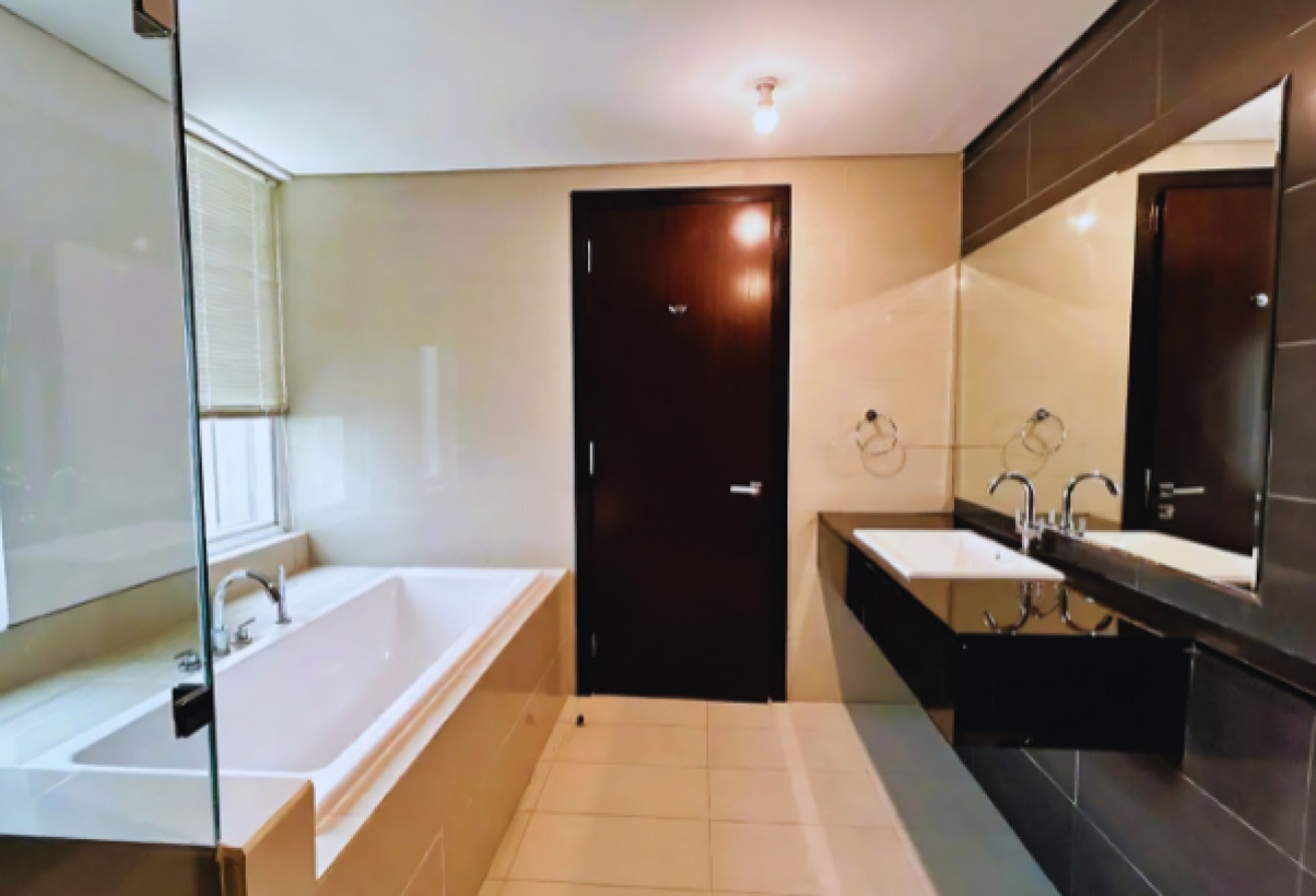 3-bedroom apartment for sale in Al Durrah Tower, Marina Square, Al Reem Island Abu Dhabi – luxury waterfront home with marina views