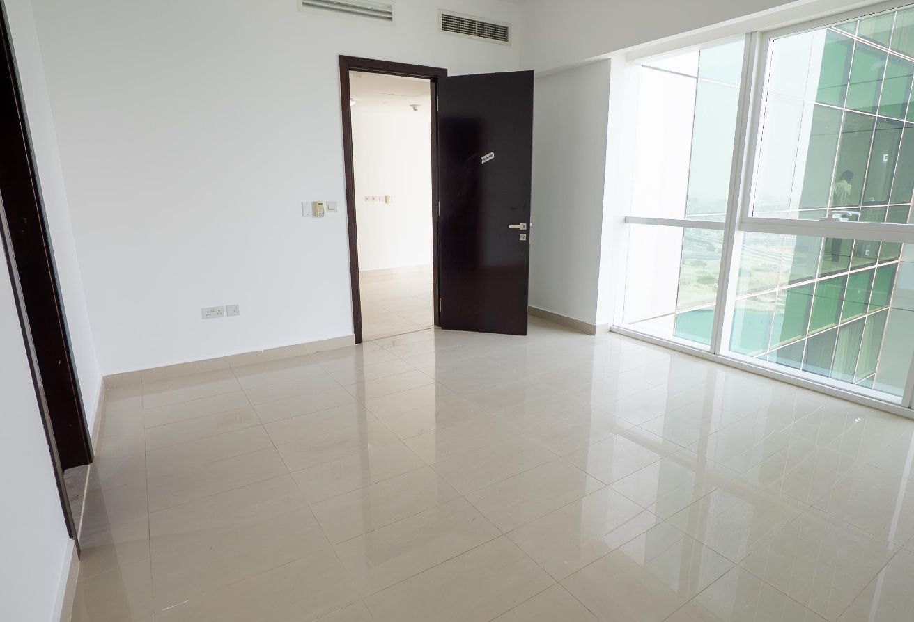 3-bedroom apartment with maid’s and study room for sale in Al Durrah Tower, Marina Square, Al Reem Island Abu Dhabi – waterfront luxury home