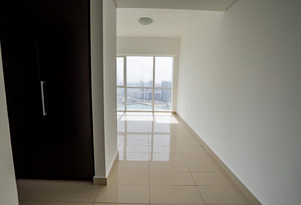 3-bedroom apartment with maid’s and study room for sale in Al Durrah Tower, Marina Square, Al Reem Island Abu Dhabi – waterfront luxury home