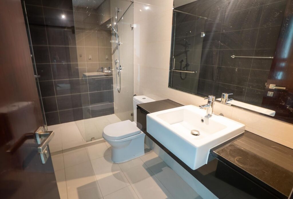 3-bedroom apartment with maid’s and study room for sale in Al Durrah Tower, Marina Square, Al Reem Island Abu Dhabi – waterfront luxury home