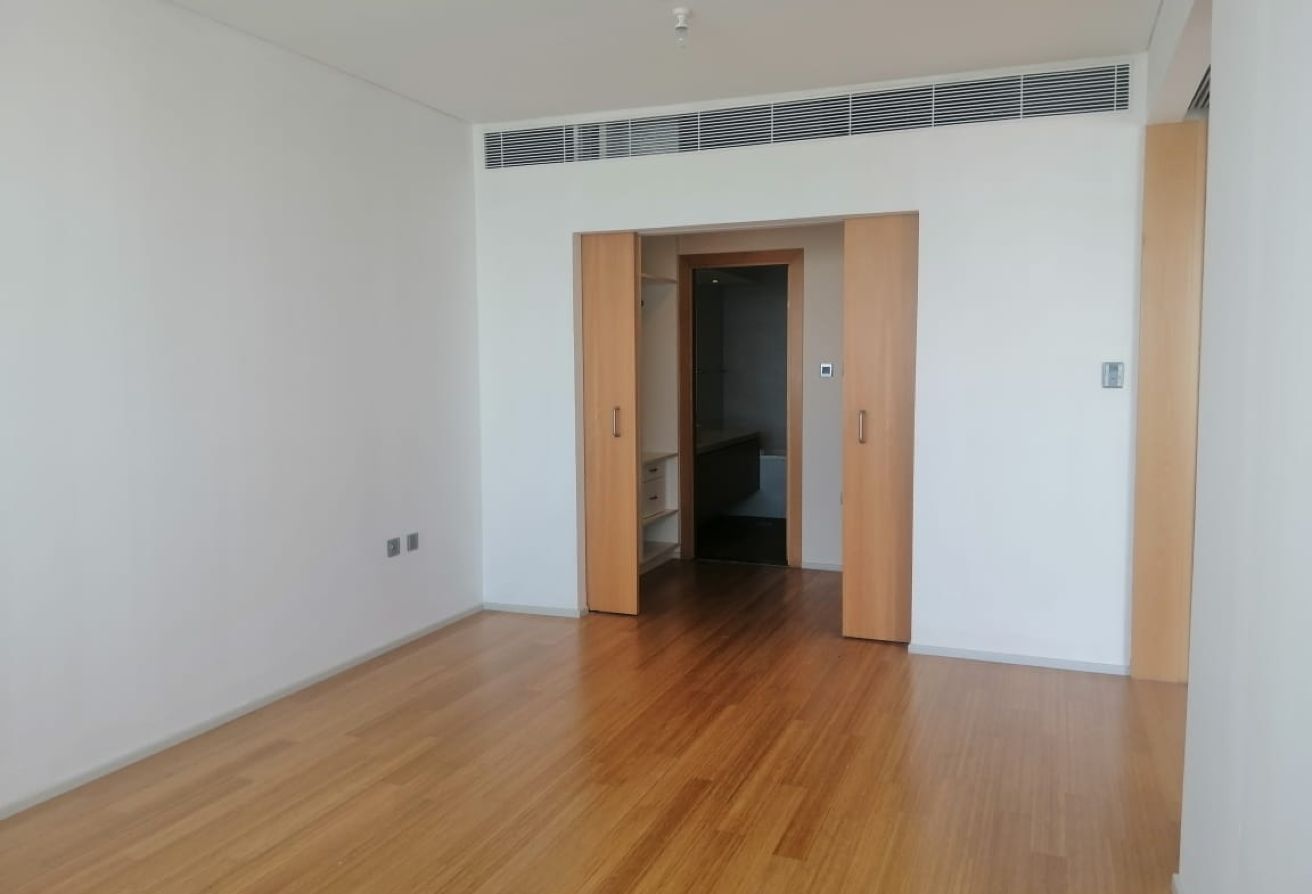 Waterfront 1 bedroom unit for sale in Al Sana 1 Al Raha Beach.