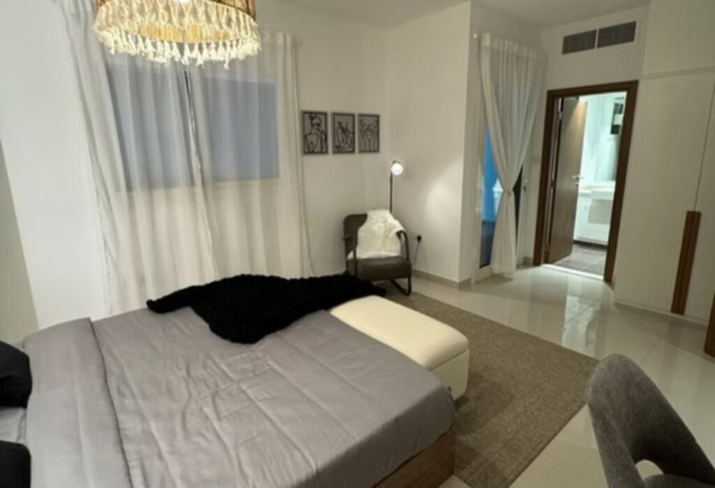 Modern 3-bedroom villa for sale in Manazel Al Reef 2 Al Samha Abu Dhabi.