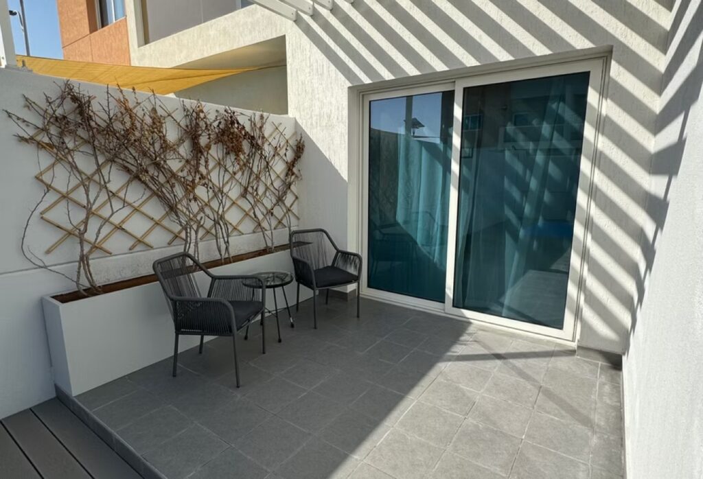 Modern 3-bedroom villa for sale in Manazel Al Reef 2 Al Samha Abu Dhabi.