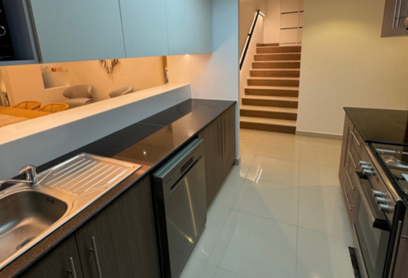 Modern 3-bedroom villa for sale in Manazel Al Reef 2 Al Samha Abu Dhabi.