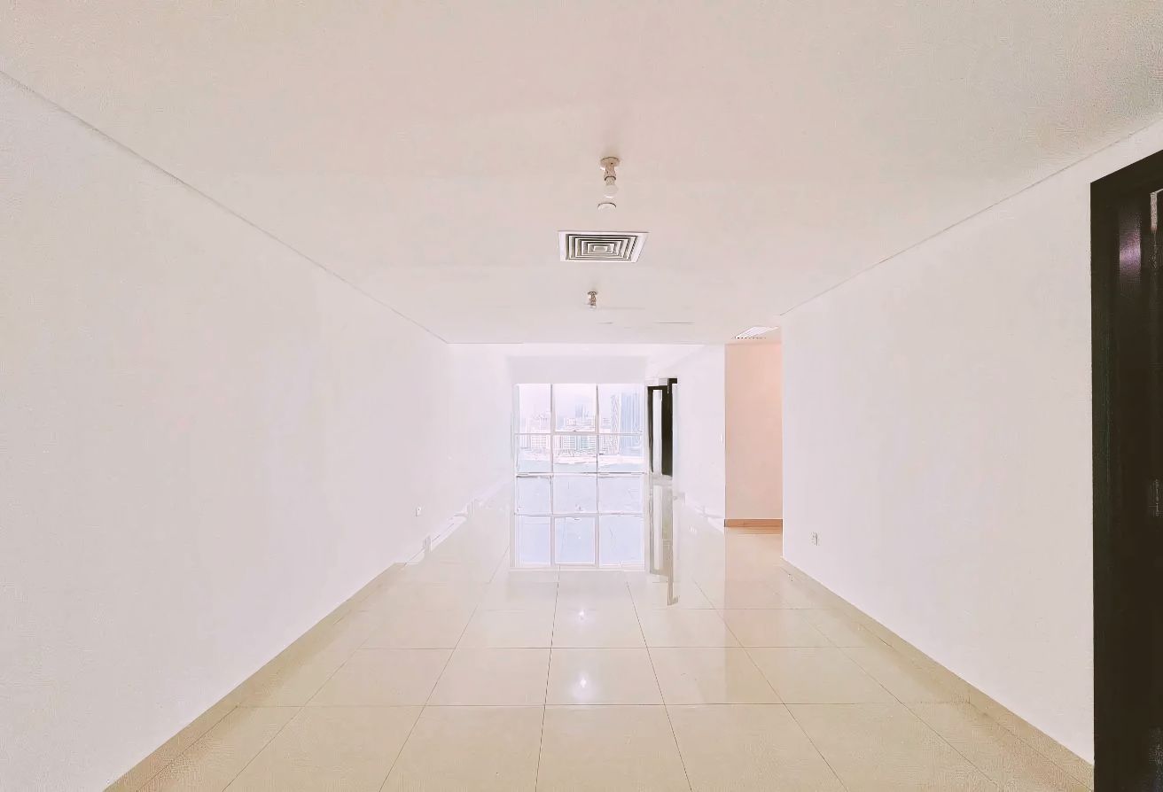 Bright large-layout 1-bedroom apartment Al Durrah Tower Marina Square.