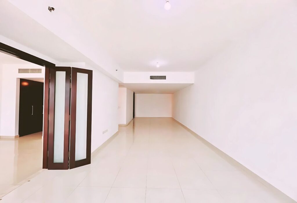 Bright large-layout 1-bedroom apartment Al Durrah Tower Marina Square.