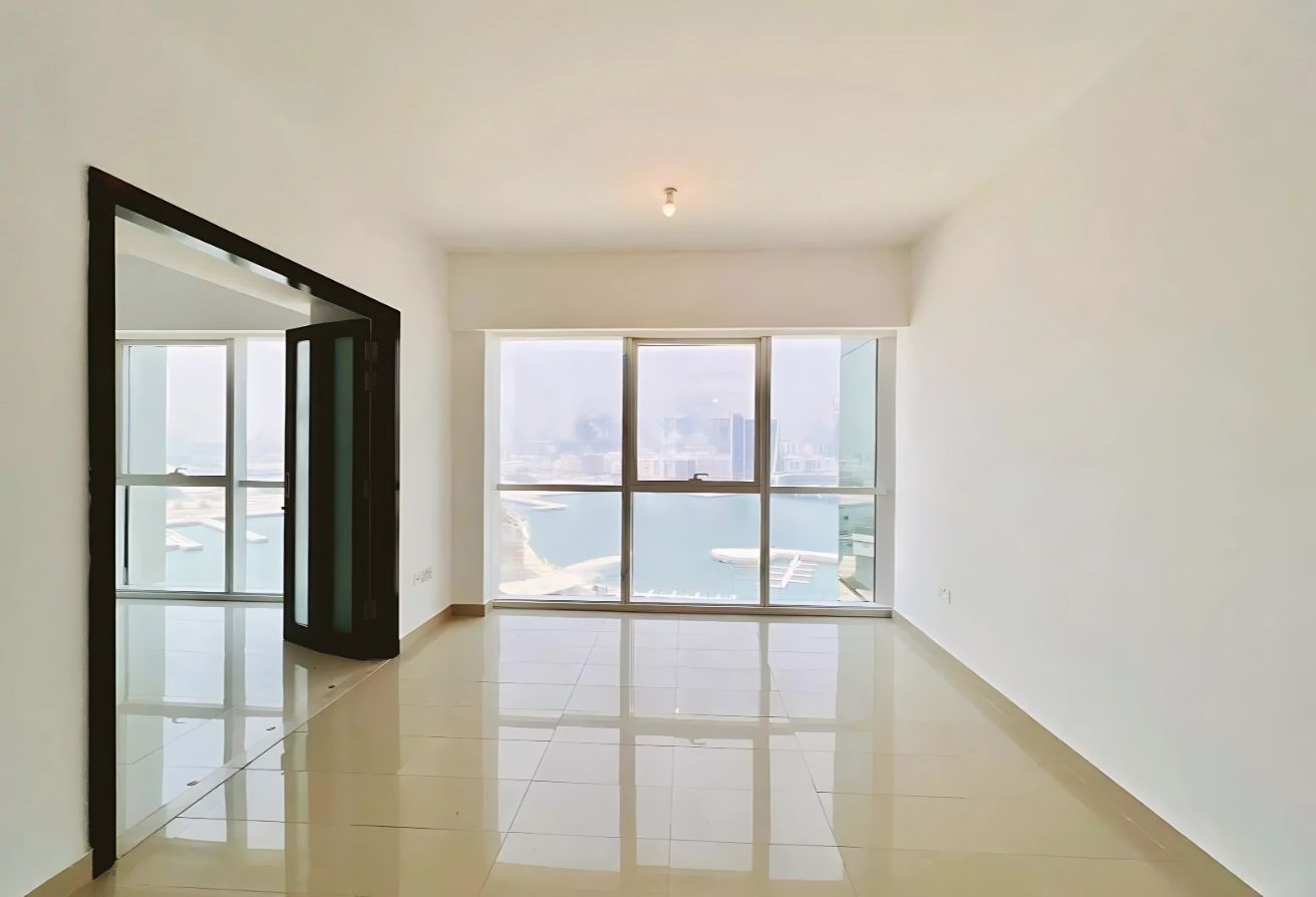 Bright large-layout 1-bedroom apartment Al Durrah Tower Marina Square.
