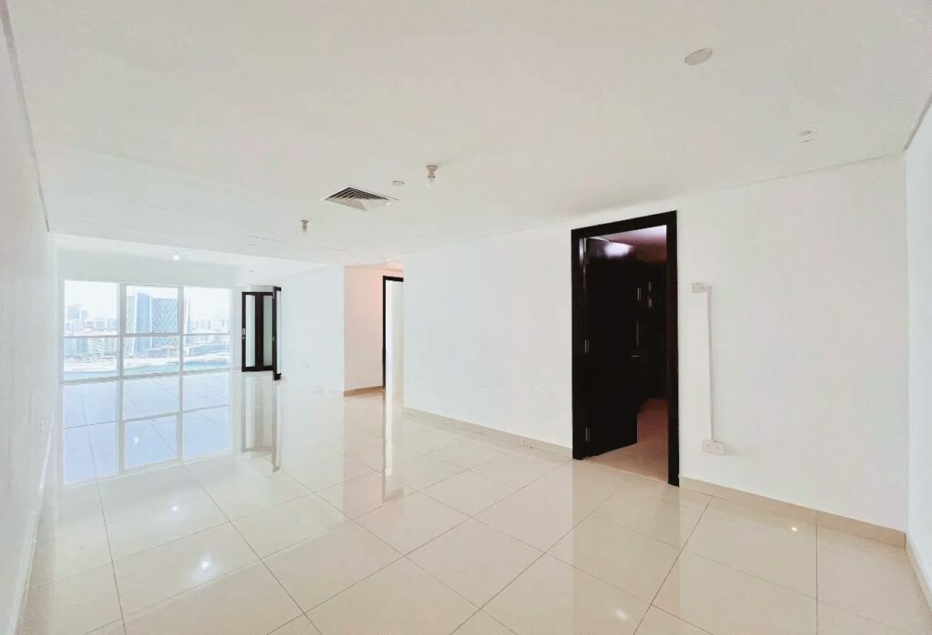 Bright large-layout 1-bedroom apartment Al Durrah Tower Marina Square.