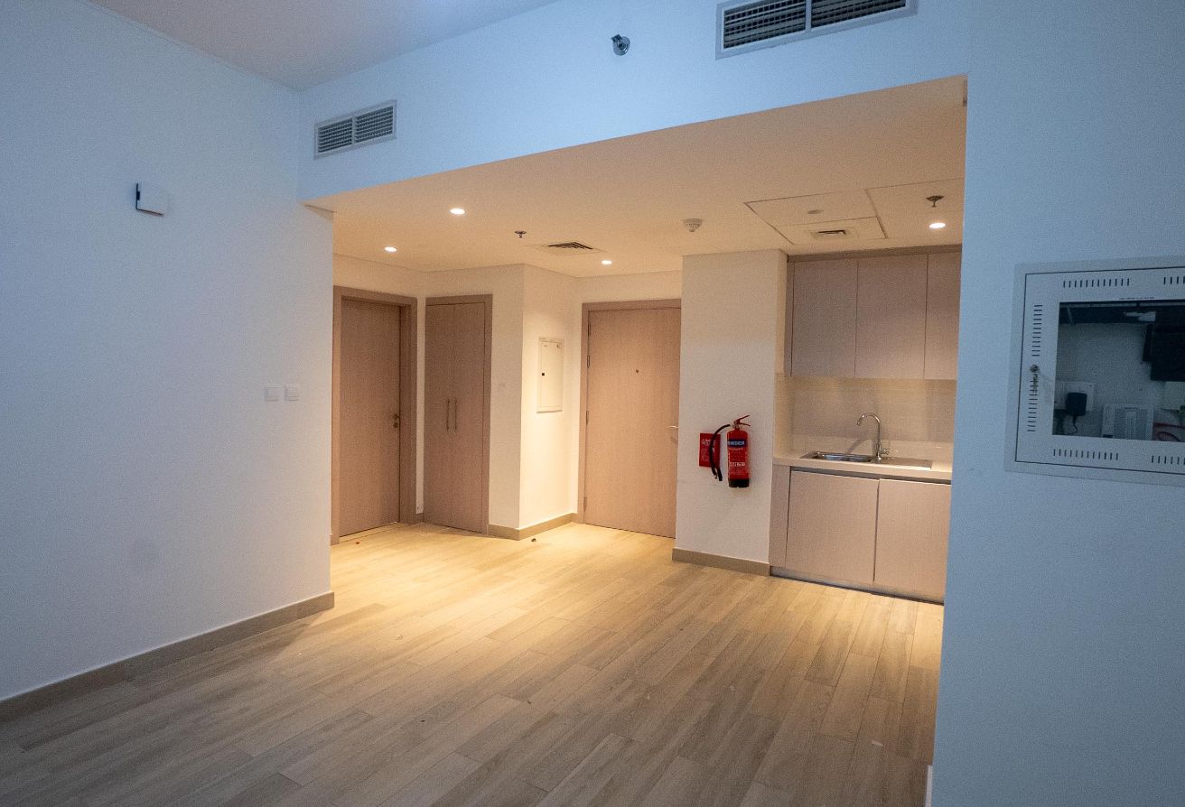 1-bedroom apartment for sale in Water’s Edge Yas Island Abu Dhabi – waterfront Aldar development with balcony view