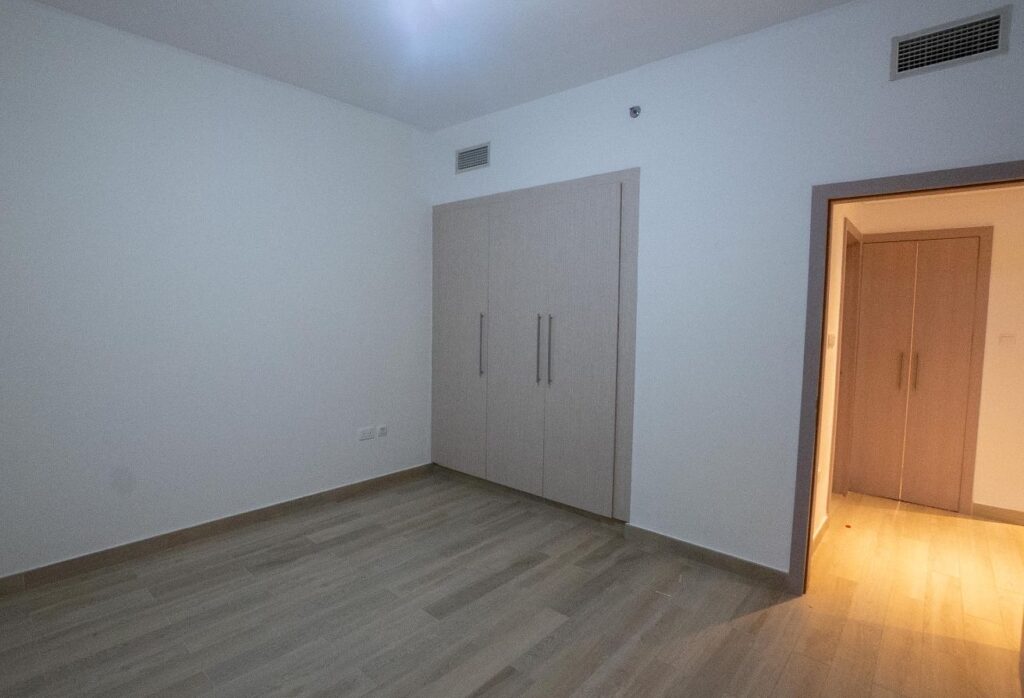 1-bedroom apartment for sale in Water’s Edge Yas Island Abu Dhabi – waterfront Aldar development with balcony view