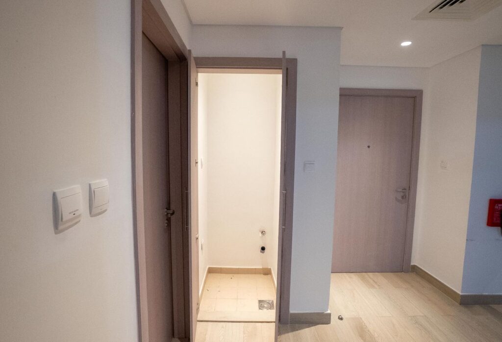 1-bedroom apartment for sale in Water’s Edge Yas Island Abu Dhabi – waterfront Aldar development with balcony view