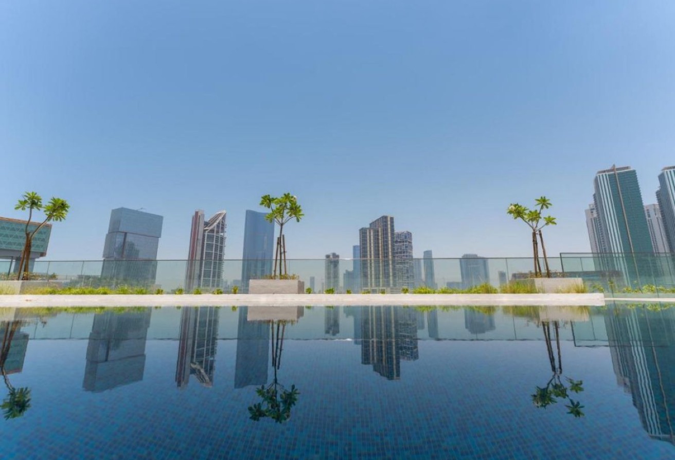 High floor fully furnished junior one bedroom apartment with canal view in Al Maryah Vista, Al Maryah Island.