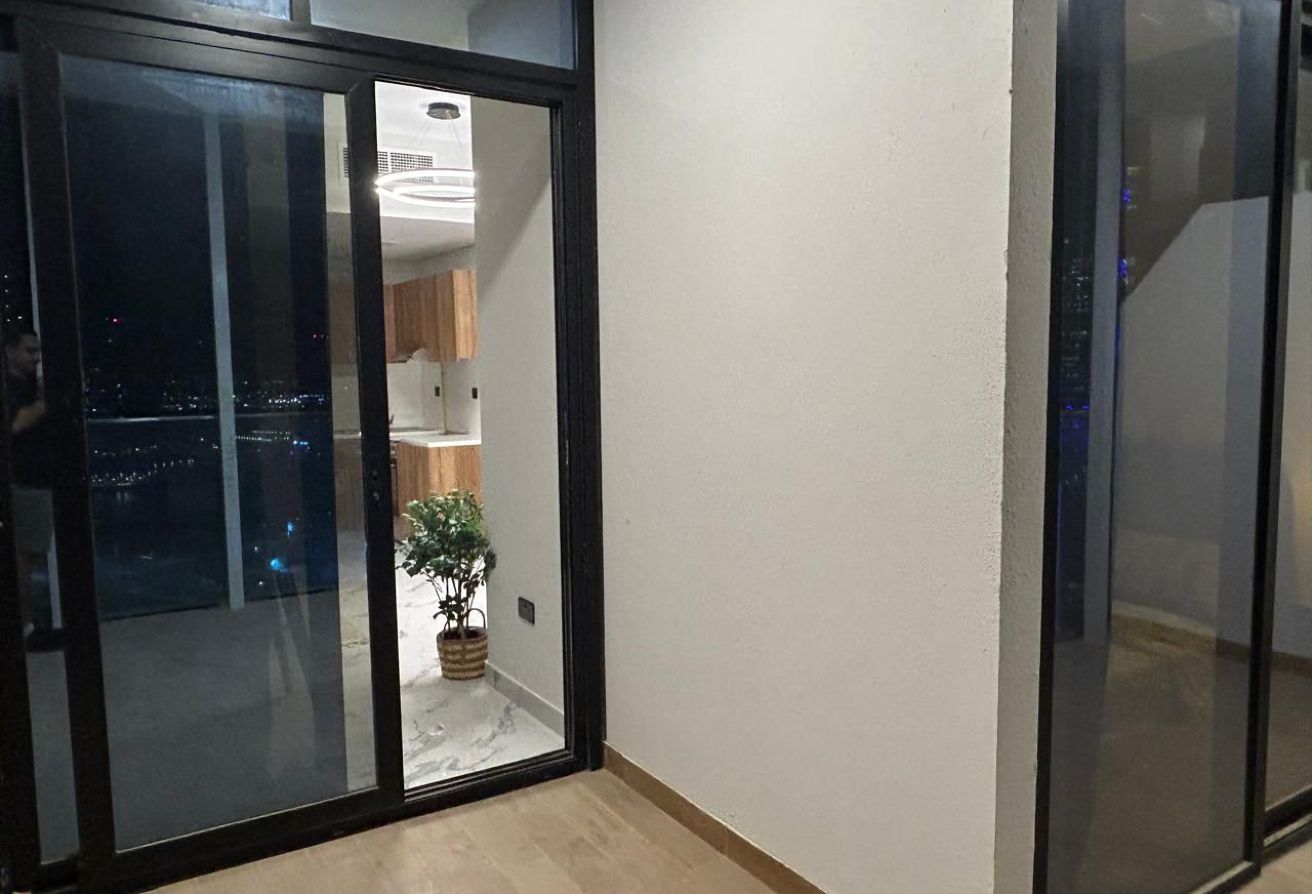 High floor fully furnished junior one bedroom apartment with canal view in Al Maryah Vista, Al Maryah Island.