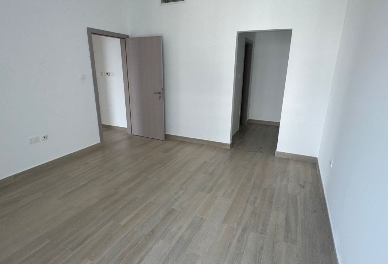 Corner 2 bedroom apartment with full canal view in Waters Edge, Yas Island.