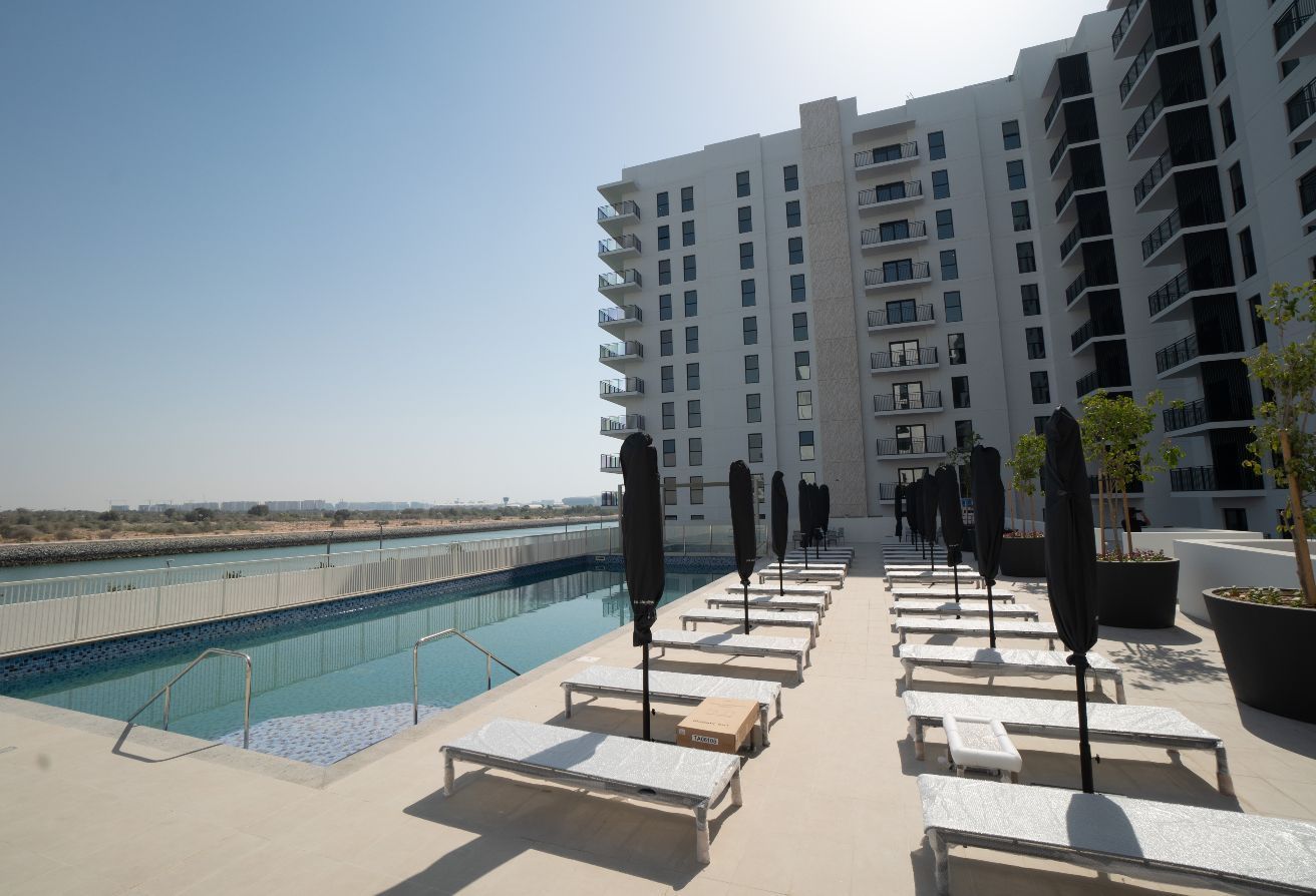 Corner 2 bedroom apartment with full canal view in Waters Edge, Yas Island.