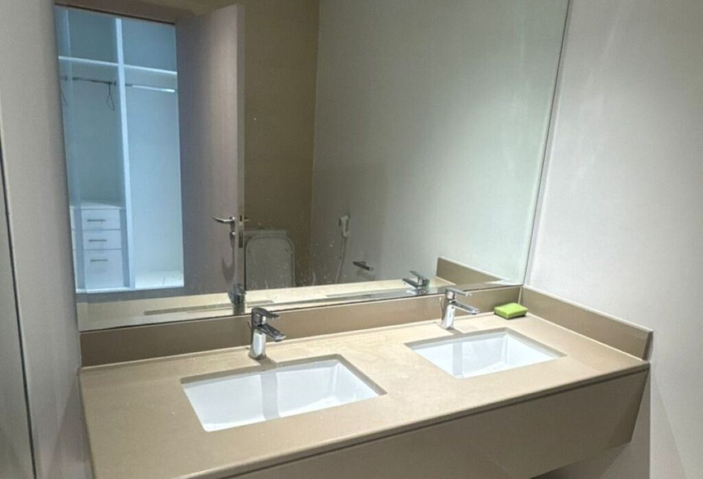 Corner 2 bedroom apartment with full canal view in Waters Edge, Yas Island.