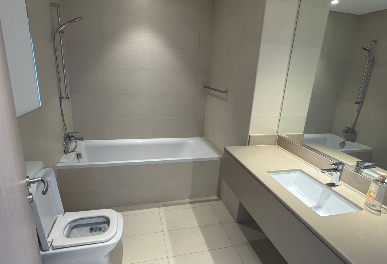 Corner 2 bedroom apartment with full canal view in Waters Edge, Yas Island.