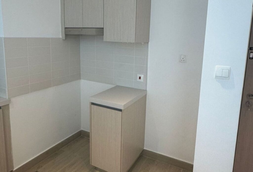 Corner 2 bedroom apartment with full canal view in Waters Edge, Yas Island.