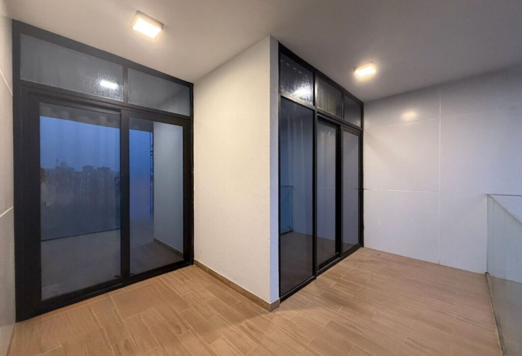 Junior 1 bedroom canal view apartment in Al Maryah Vista