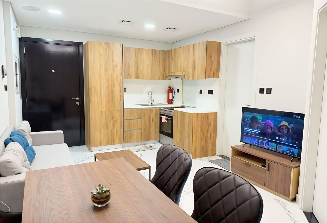 Junior 1 bedroom canal view apartment in Al Maryah Vista