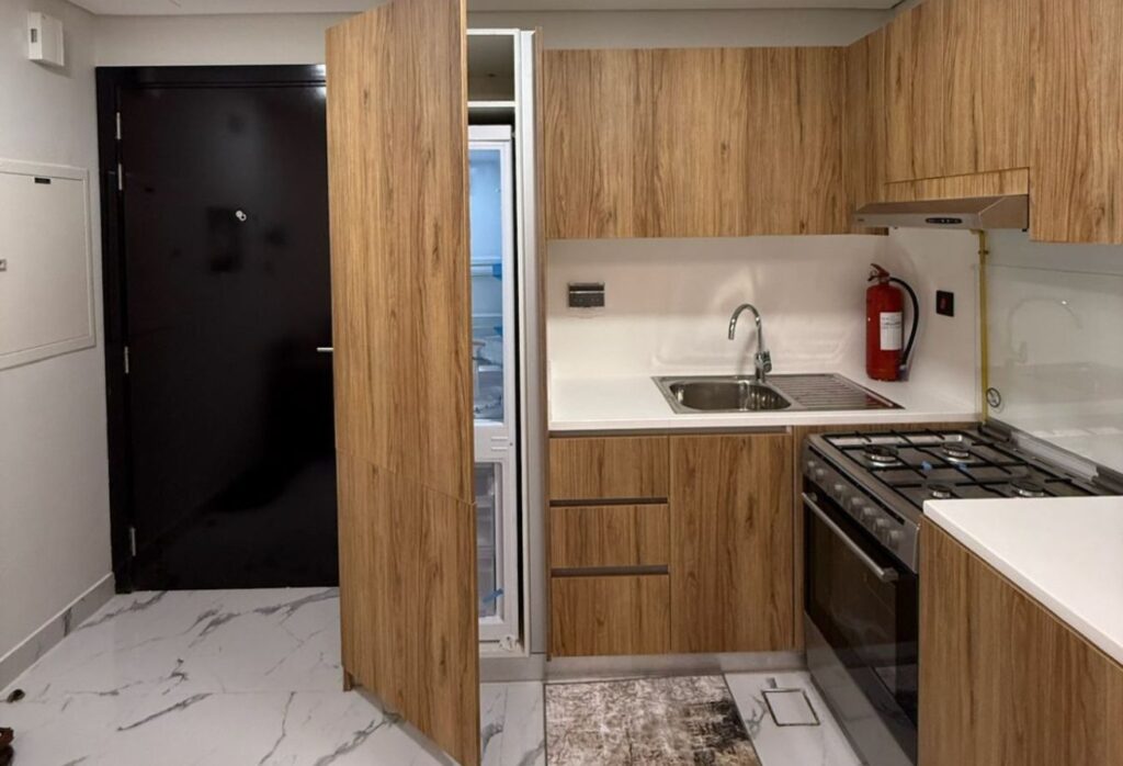 Junior 1 bedroom canal view apartment in Al Maryah Vista