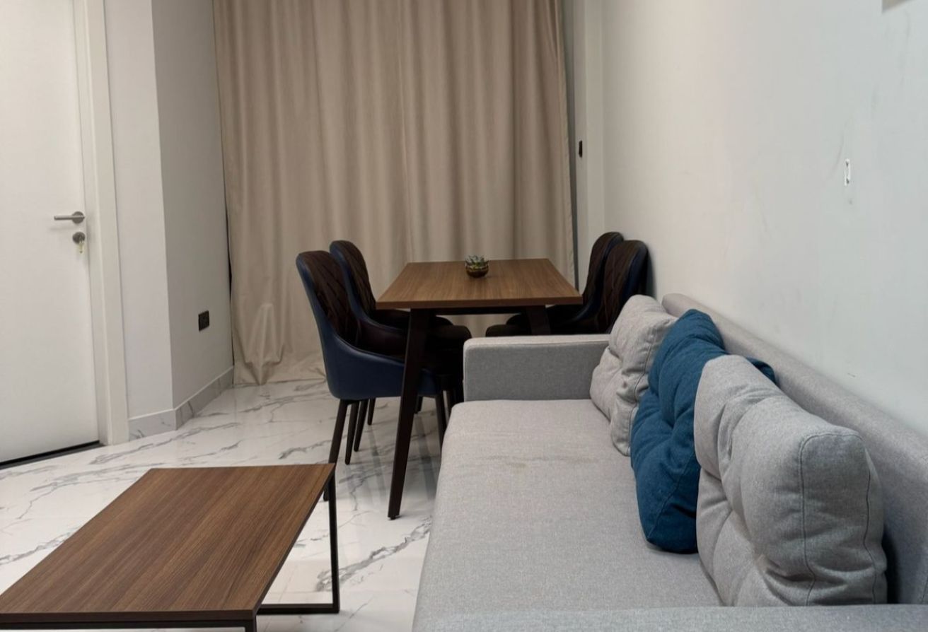 Junior 1 bedroom canal view apartment in Al Maryah Vista