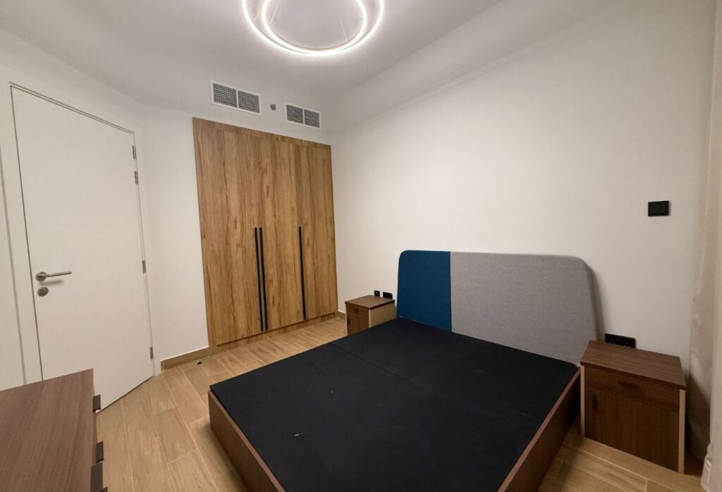 Junior 1 bedroom canal view apartment in Al Maryah Vista