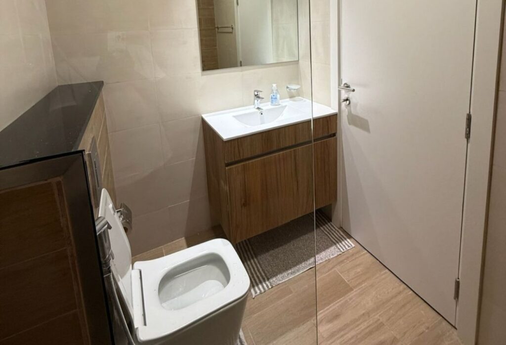Junior 1 bedroom canal view apartment in Al Maryah Vista