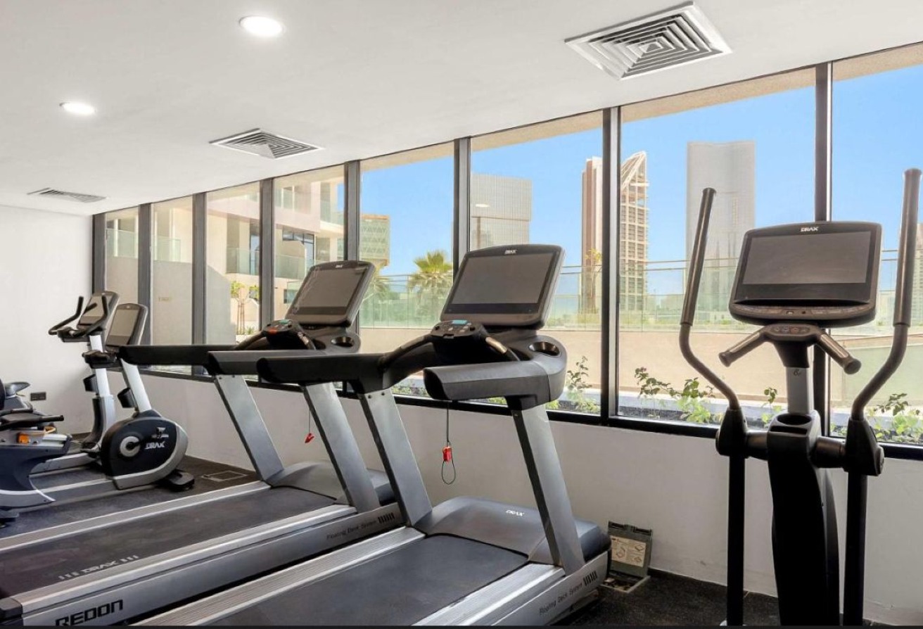 Junior 1 bedroom canal view apartment in Al Maryah Vista