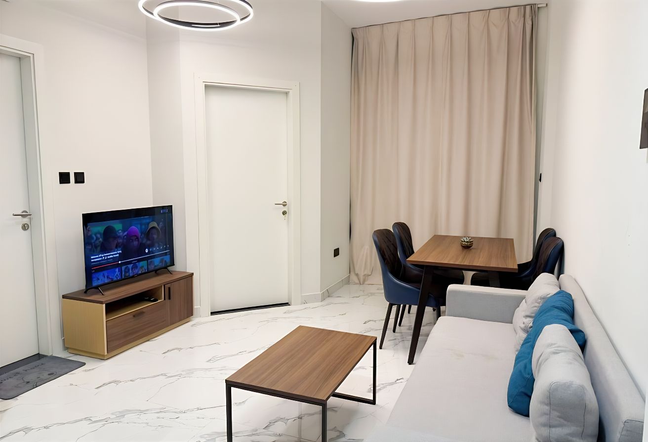 Junior 1 bedroom canal view apartment in Al Maryah Vista