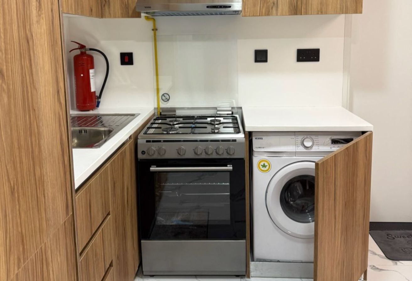 Junior 1 bedroom canal view apartment in Al Maryah Vista