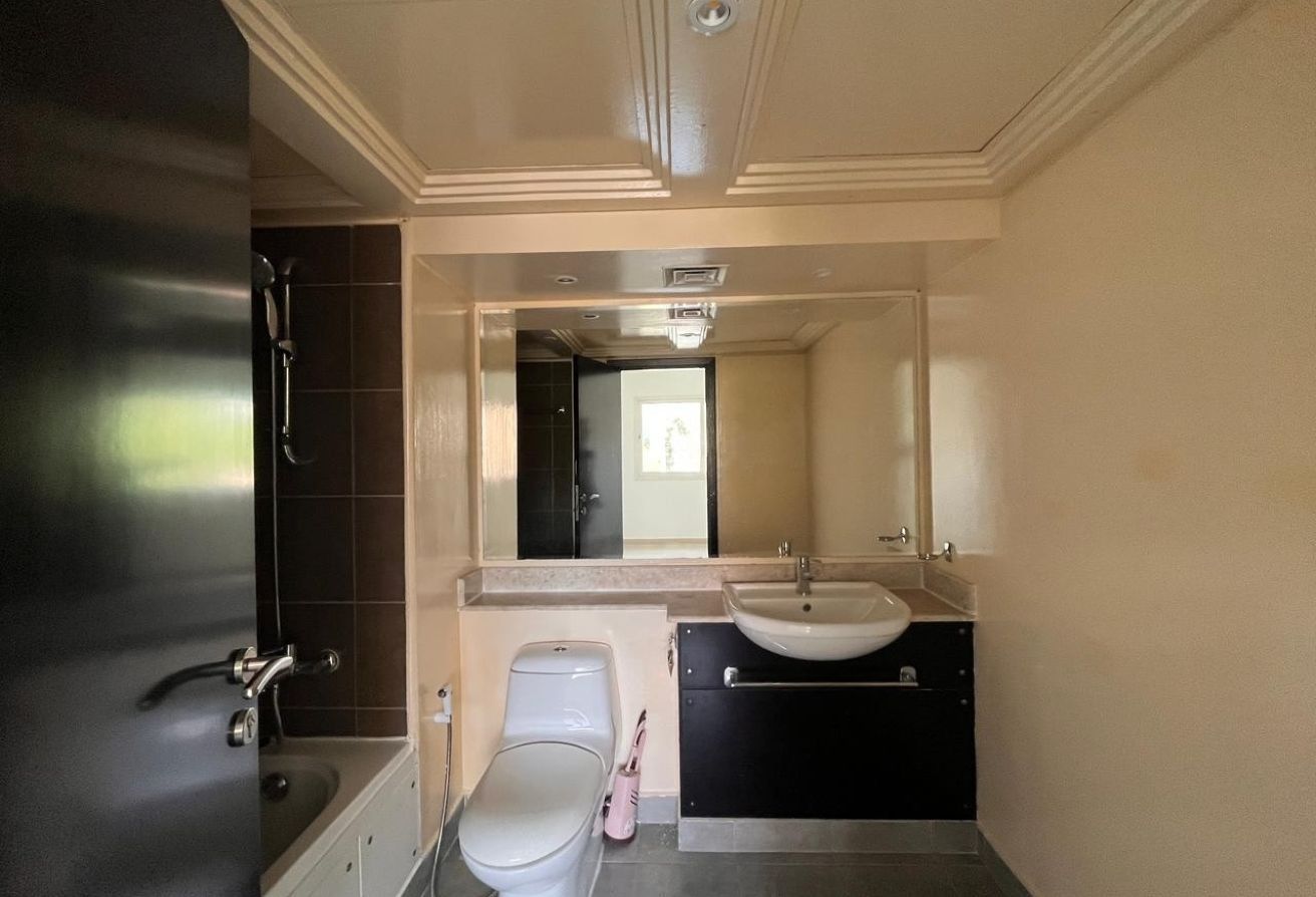 Al Reef Villas 5 bedroom villa private pool Mediterranean Abu Dhabi