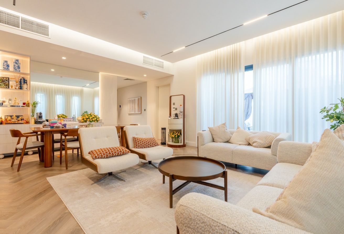 Fully furnished 4 bedroom villa for sale in Noya Luma Yas Island