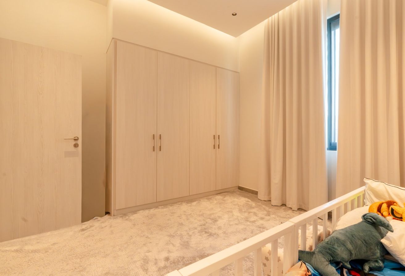 Fully furnished 4 bedroom villa for sale in Noya Luma Yas Island