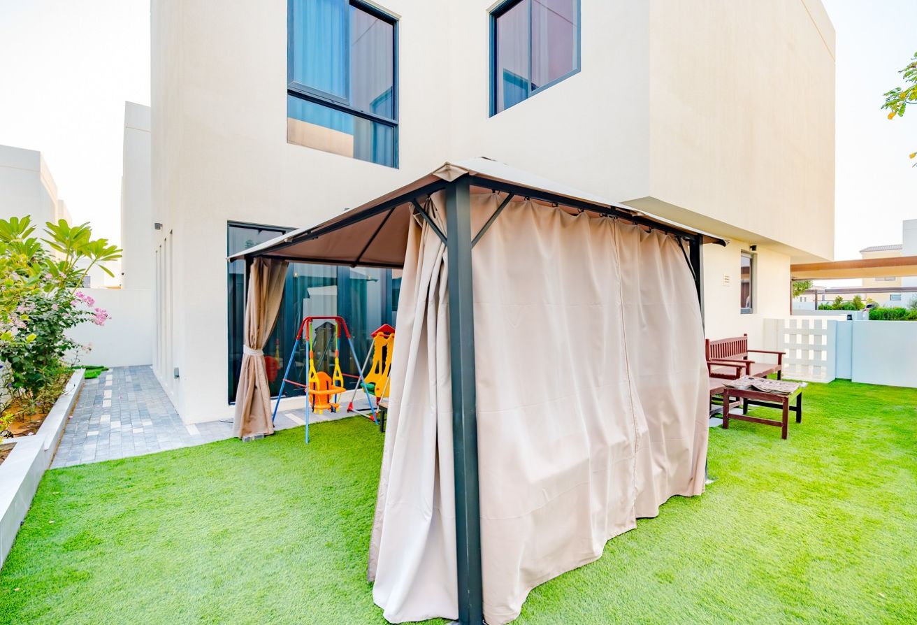 Fully furnished 4 bedroom villa for sale in Noya Luma Yas Island