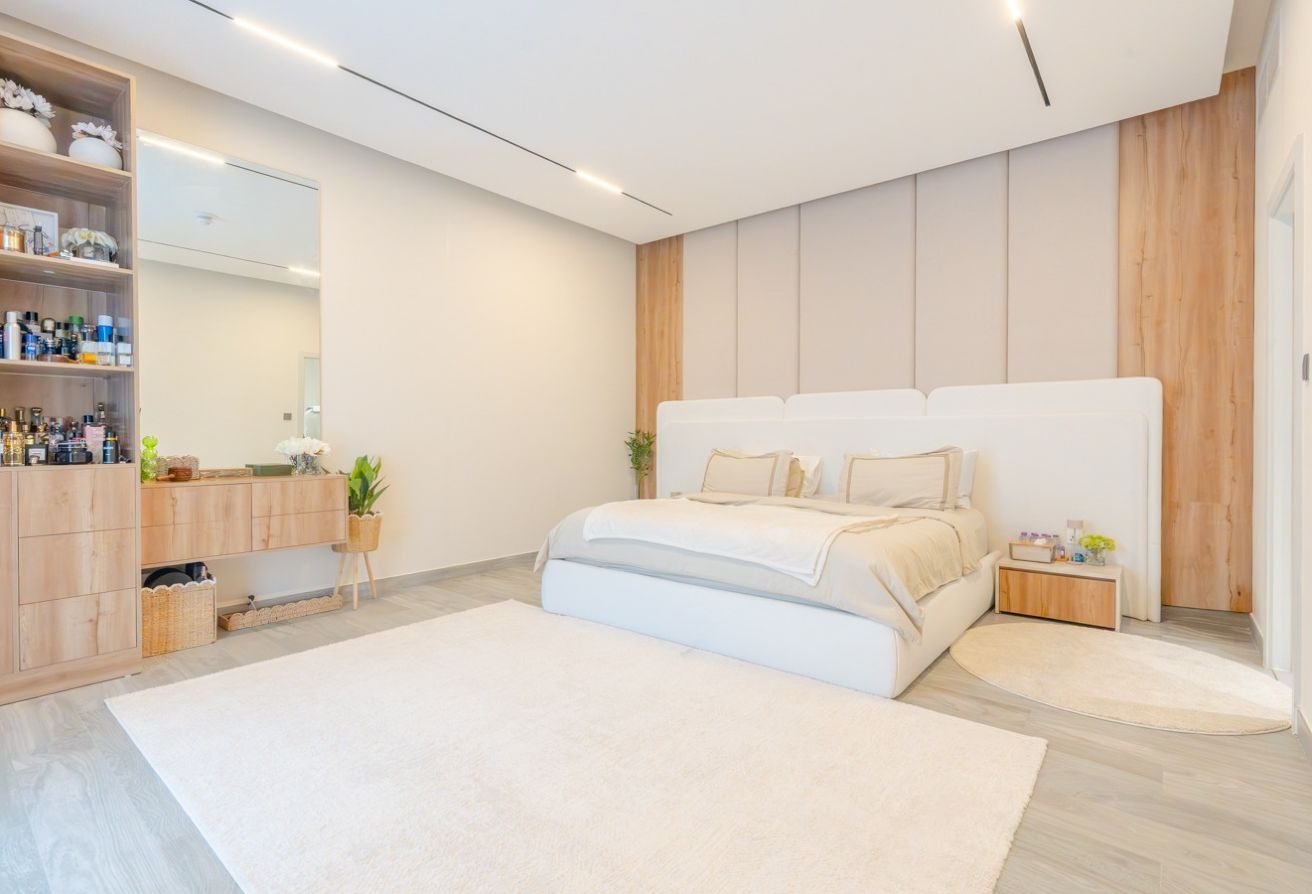 Fully furnished 4 bedroom villa for sale in Noya Luma Yas Island