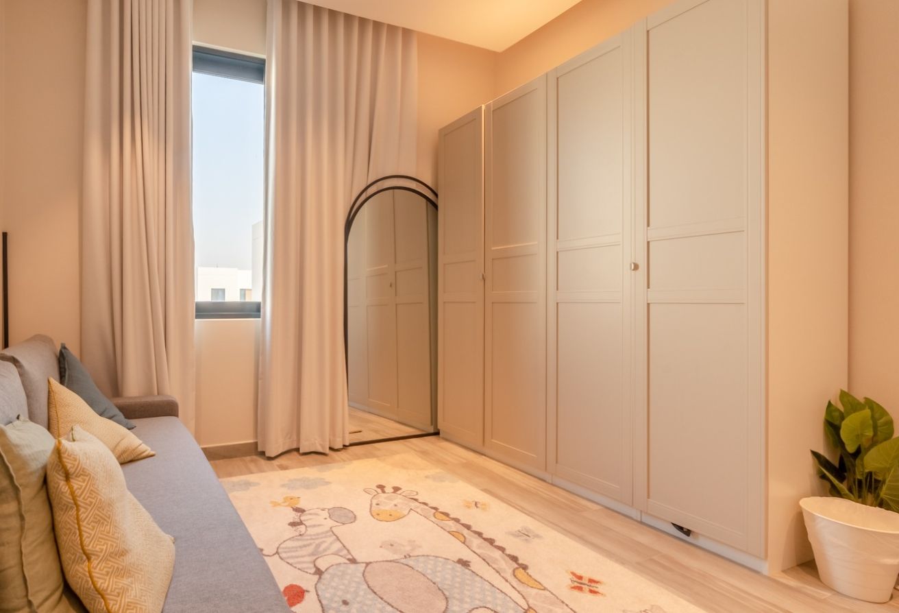 Fully furnished 4 bedroom villa for sale in Noya Luma Yas Island