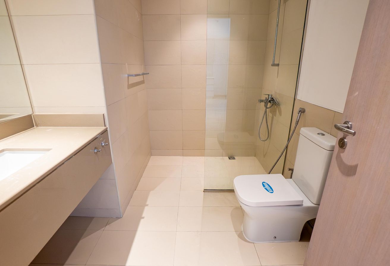 Waters Edge Yas Island 1 bedroom apartment with terrace