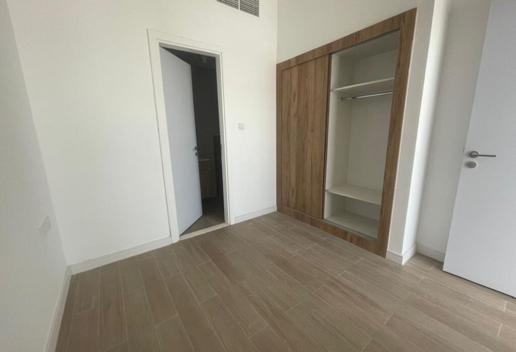 Oasis 2 Masdar City duplex apartment with balcony