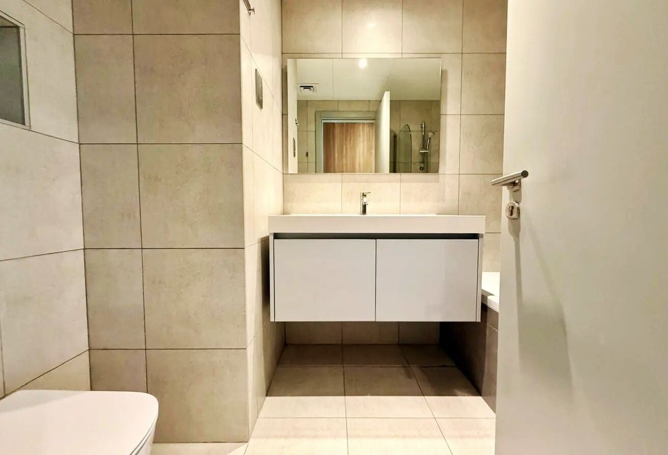 Canal Residence 1 bedroom apartment Al Reem Island terrace view